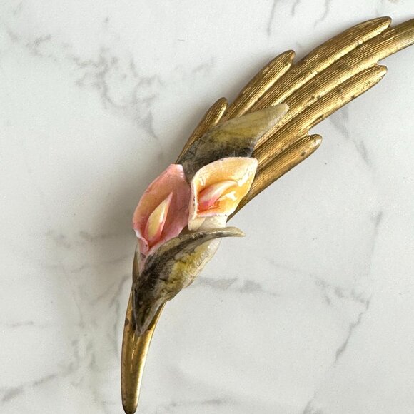 Vintage Gold-Tone Metal Brooch With Ceramic Calla Lily Flowers 1950s - Picture 1 of 6